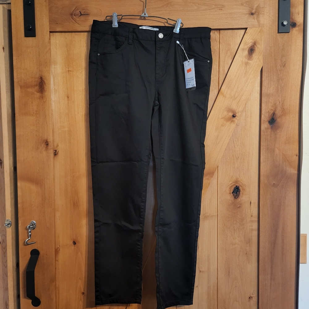 Mid rise black skinny pant